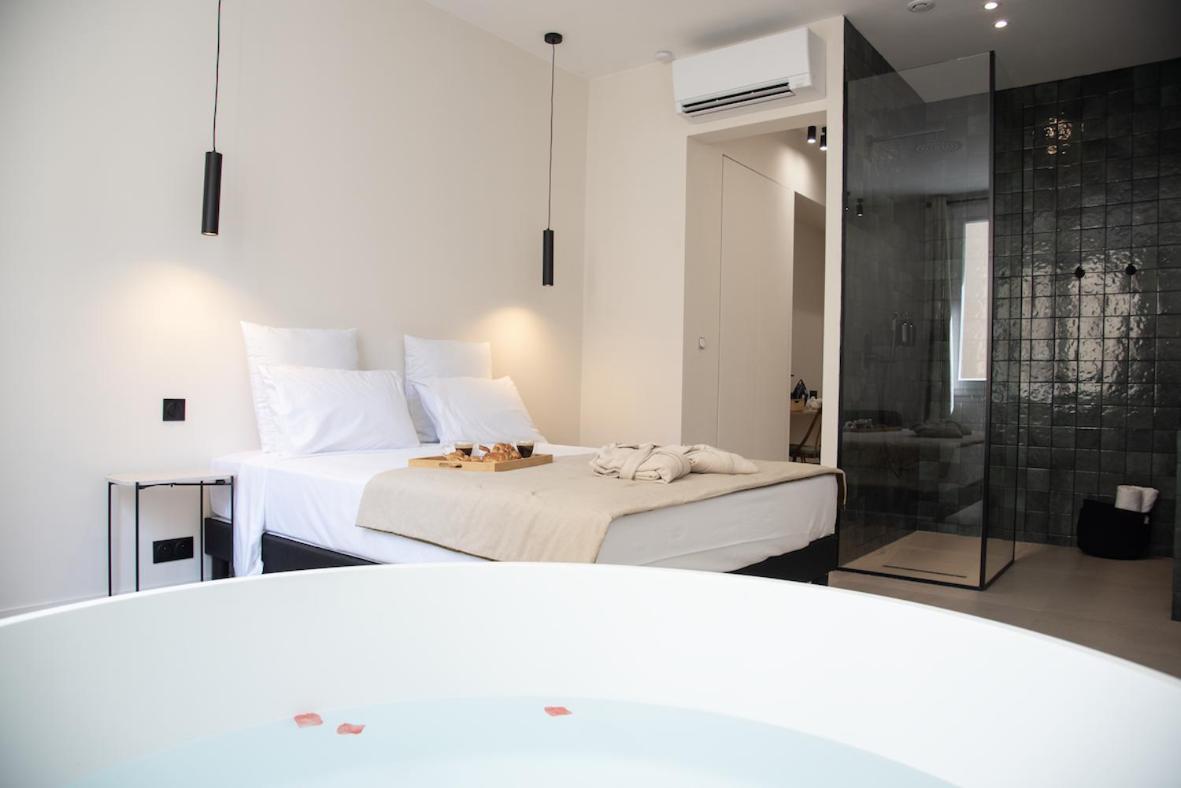 Mouchki Hotel Marseille Exterior photo